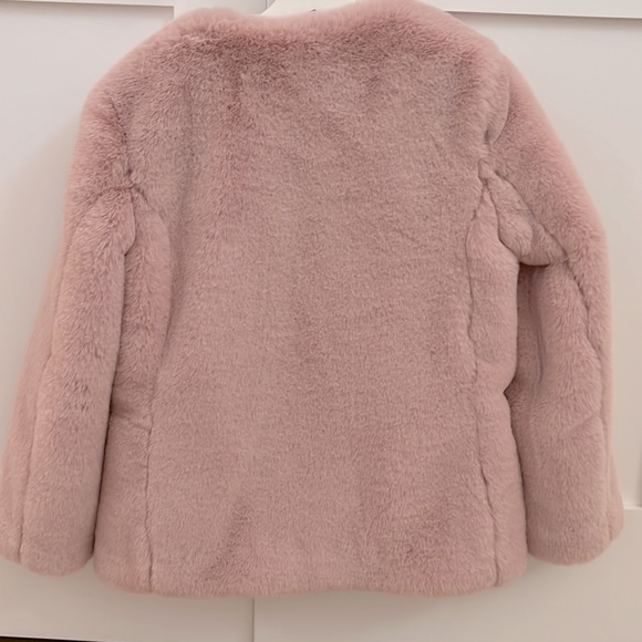 GAP Faux Fur Jacket XS. Sooo soft and plush - Picture 3 of 6